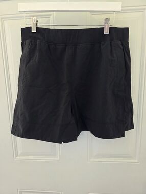 Black Lululemon Shorts Size XL